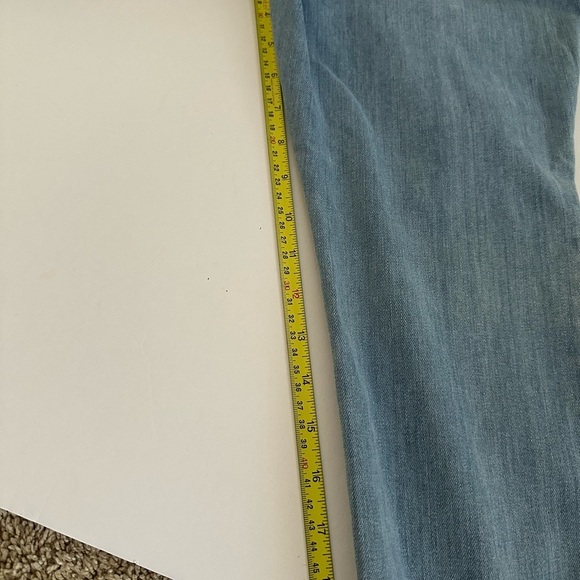 Women’s Universal Threads high rise skinny jeans.
Size 6/28r - Picture 7 of 9